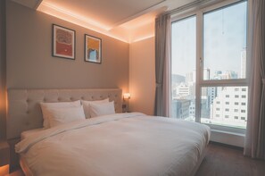 Premium bedding, down comforters, desk, blackout drapes - Hound Hotel Busan Station (Busan)
