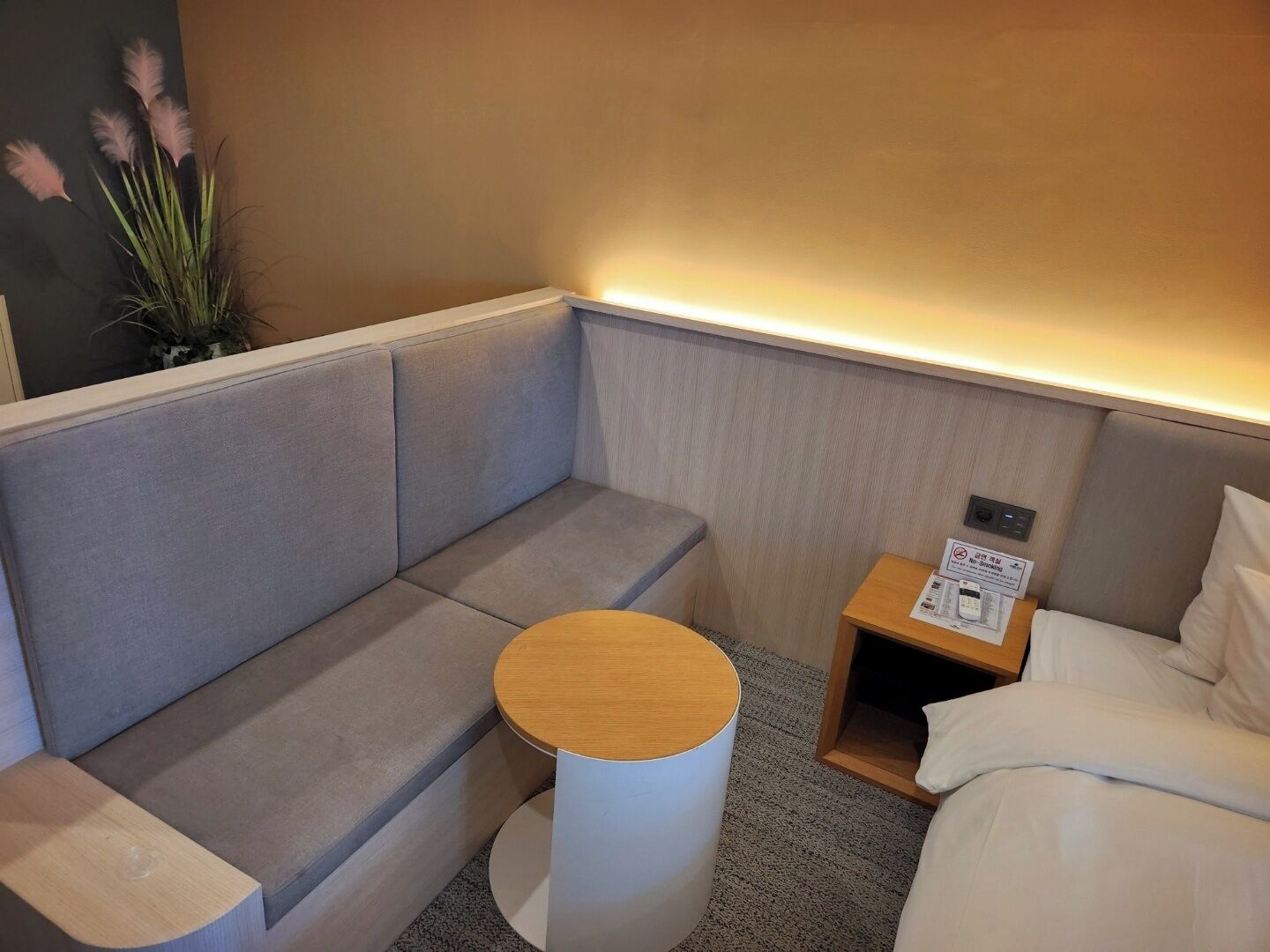 1 bedroom, premium bedding, down duvets, desk