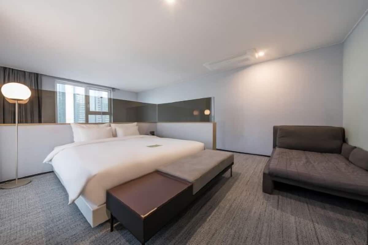 Ropa de cama de alta calidad, edredones de plumas, escritorio