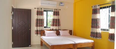 1 bedroom, free WiFi, bed sheets