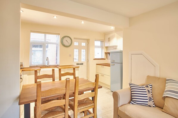 Cottage | Dining room