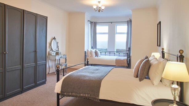 Apartment | 3 bedrooms, WiFi (free) - Regency Mansions Apartment (Redcar)