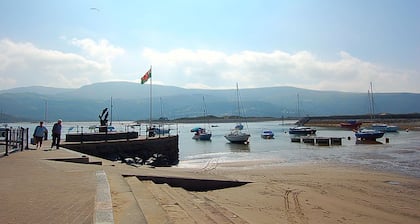 Beach Vista Apartment Three in Barmouth
