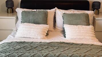 2 bedrooms, Internet, bed sheets