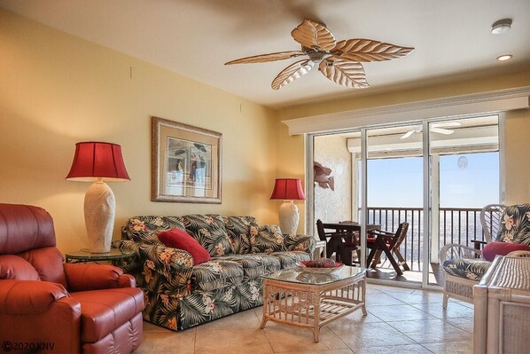 Condo, 2 Bedrooms | Living room