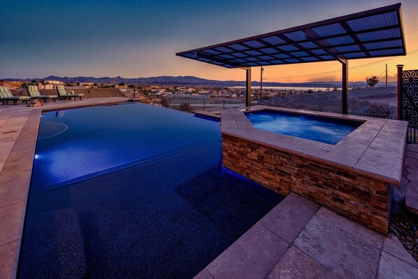 Outdoor pool, an infinity pool
