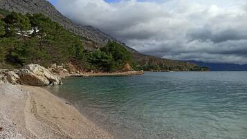 Apartment (Three Bedroom Apartment with Balcony) | Beach