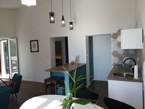 Apartment (Two Bedroom Apartment with Balcony) | Dining room