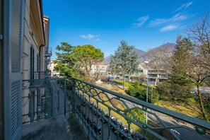 Familie-studiolejlighed - bjergudsigt (Little Lugano) | Terrasse/gårdhave