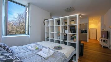 Family Studio, Mountain View (Little Lugano) | Iron/ironing board, WiFi, bed sheets