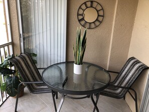Outdoor dining - Private Gated Golf and Country Club Community (Naples)
