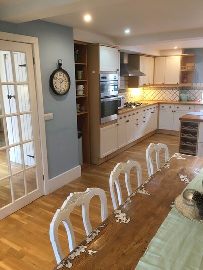 Attractive former stables located on beautiful Victorian private country estate