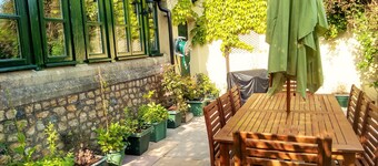 Attractive former stables located on beautiful Victorian private country estate