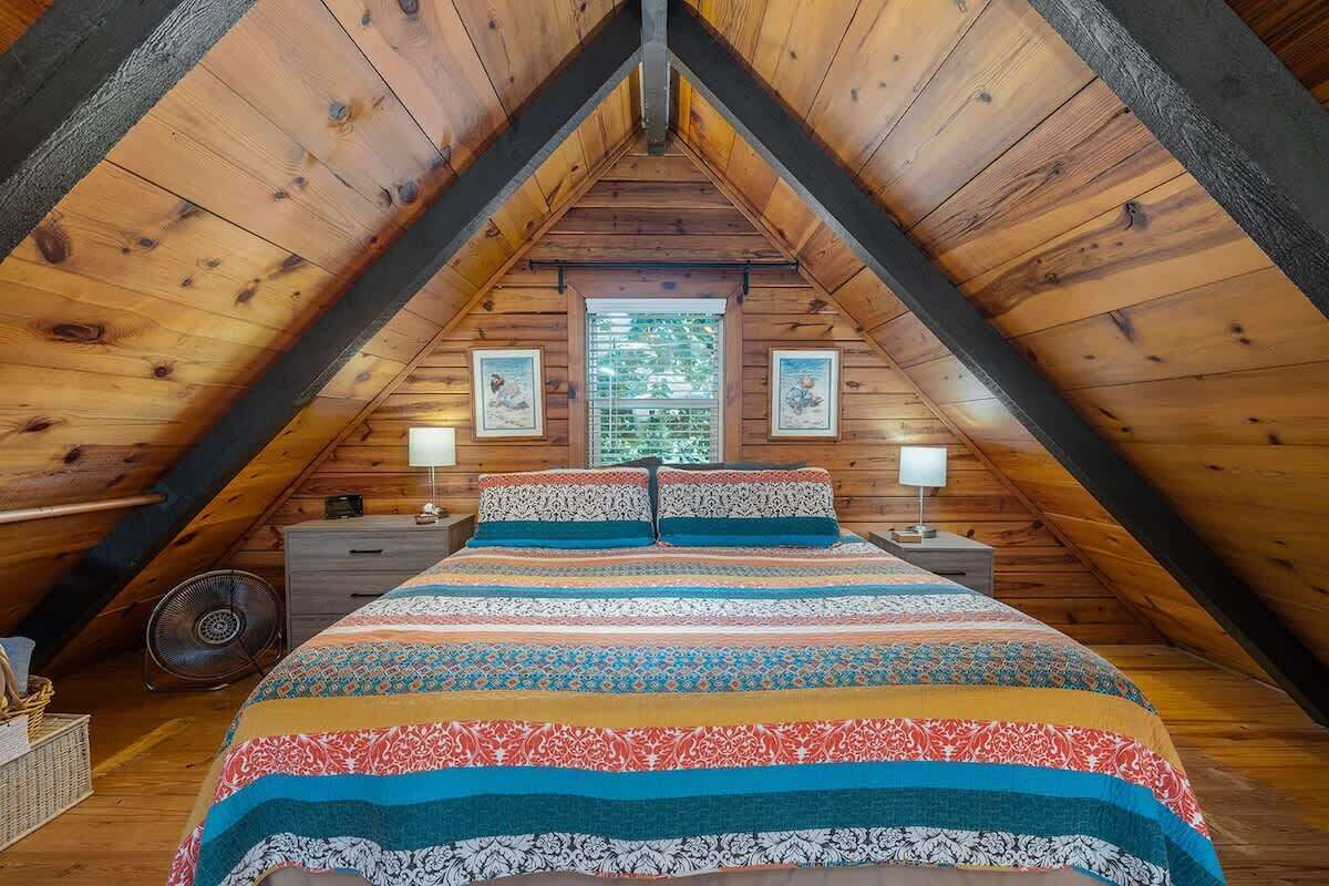 2 soverom, strykejern/-brett, reiseseng for barn og wi-fi