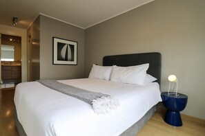2 chambres, fer et planche à repasser, draps fournis