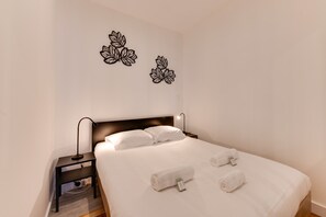 1 habitación, tabla de planchar con plancha, wifi y ropa de cama 