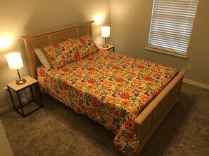 3 chambres, fer et planche à repasser, Wi-Fi gratuit, draps fournis