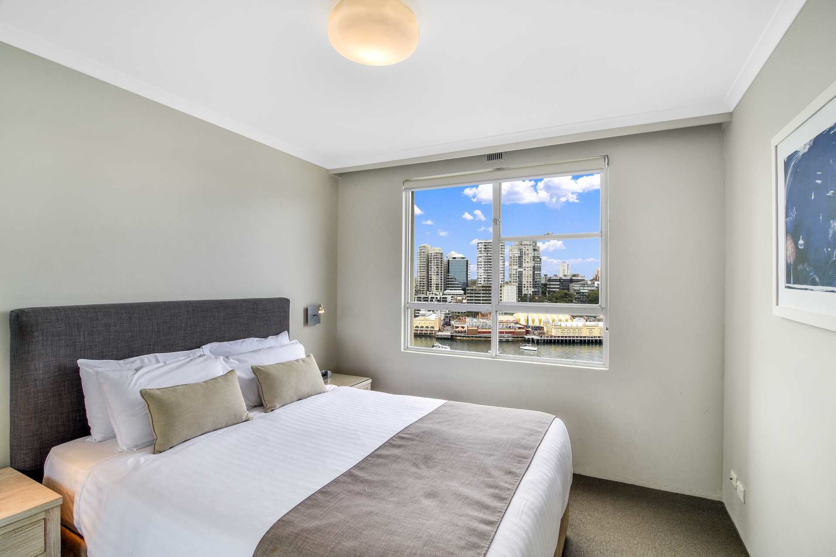 1 chambre, bureau, fer et planche à repasser, Wi-Fi