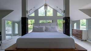 5 bedrooms, iron/ironing board, travel crib, free WiFi