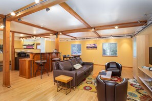 Apartment, Multiple Beds, Mountain View | Living room | TV - Leavenworth Vacation Homes Snowcreek Suite - A (Leavenworth)