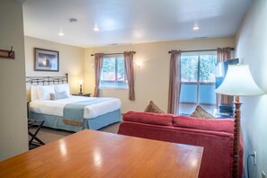 Apartment, Multiple Beds, Balcony, Mountain View