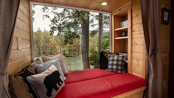 Apartment, 1 King Bed, Fireplace, River View | 1 bedroom, free WiFi