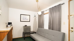 Appartement, 1 queensize bed met slaapbank, uitzicht op bergen | Interieur