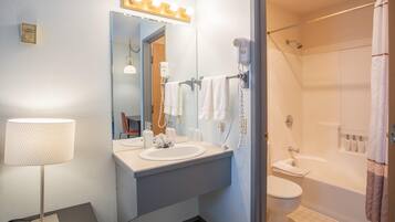 Apartment, 1 Queen Bed with Sofa bed, Mountain View | Bathroom