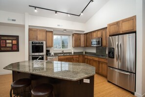 Private kitchen - Leavenworth Vacation Homes Wunderbar 5A (Leavenworth)