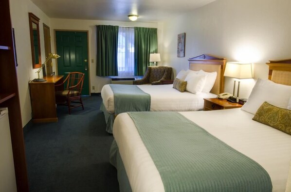 Apartment, 2 Queen Beds, Mountain View