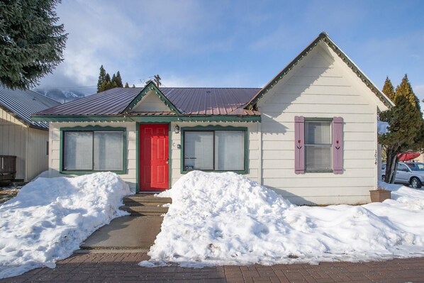 Exterior - Leavenworth Vacation Homes Bavarian Gasthaus 1BR (Leavenworth)