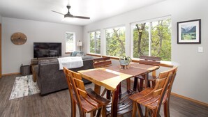 Unclassified image, 5 of 47, button - Leavenworth Vacation Homes Townhomes (Leavenworth)
