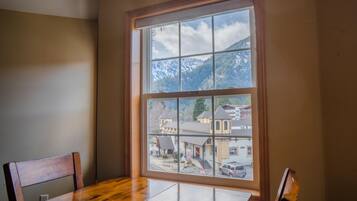 Apartment, 1 Queen Bed with Sofa bed, Balcony, Mountain View | Private kitchen | Fridge, microwave, stovetop, dishwasher