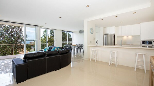 Interior - Solymar - Adjacent to Beach - Pet Friendly (Callala Beach)