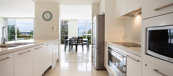 Solymar - Adjacent to Beach - Pet Friendly