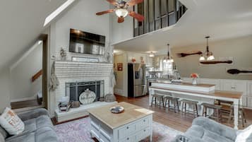 Smart TV, Netflix, books, streaming services