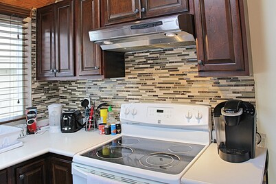 Cozy Lakeside Getaway, Sleeps 8, Only 15 Minutes from Downtown Halifax