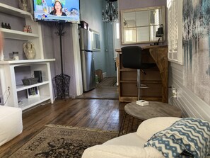 Interior - Walk Everywhere! (Charleston)