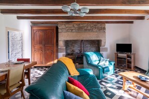 TV, fireplace, DVD player - Kervarch - Ancienne maison de ferme à 6 km de la mer (Trégunc)