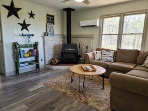 TV, fireplace, ping pong
