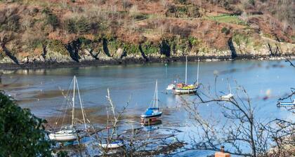 Rock Cottage - 3 Bedroom Holiday Home - Fishguard