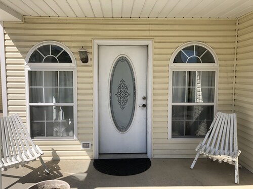 Quiet, spacious, secluded hideaway for the entire family (and then some).