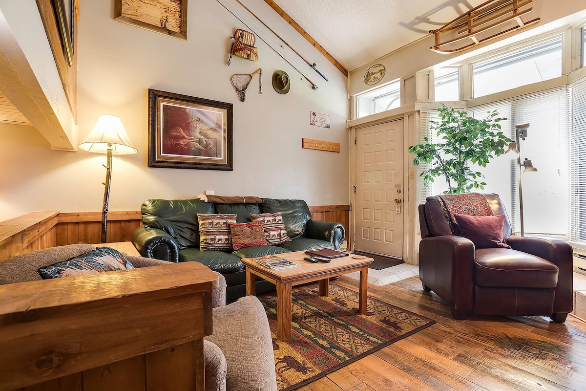 Studio, 1 Bedroom | Living room