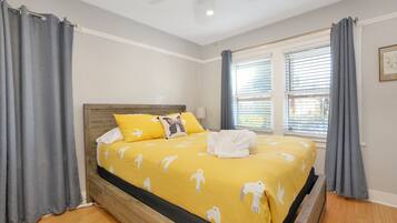 3 chambres, bureau, fer et planche à repasser, Wi-Fi gratuit