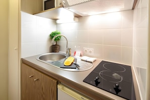 Private kitchen - Appart City Confort Reims Centre (Reims)