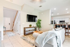 Smart TV - Serene - Fully Furnished Immaculate with 2-car Garage! (Lutz)