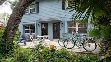 Condo (New Listing Townhouse Paradise -Steps) | Exterior