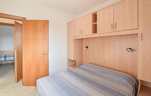 2 bedrooms