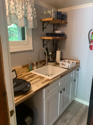 Huckleberry Cottage at Cozy Nook