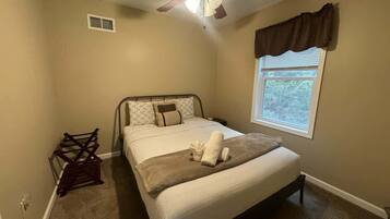 3 bedrooms, WiFi, bed sheets